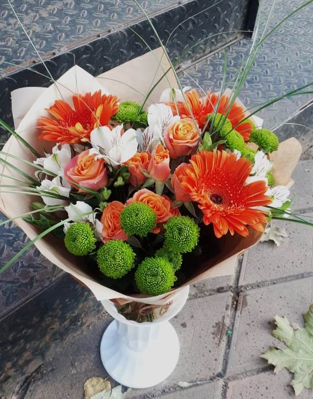 Букет цветов из: Герберы, Хризантемы, Альстромерии и Розы в Левокумском
