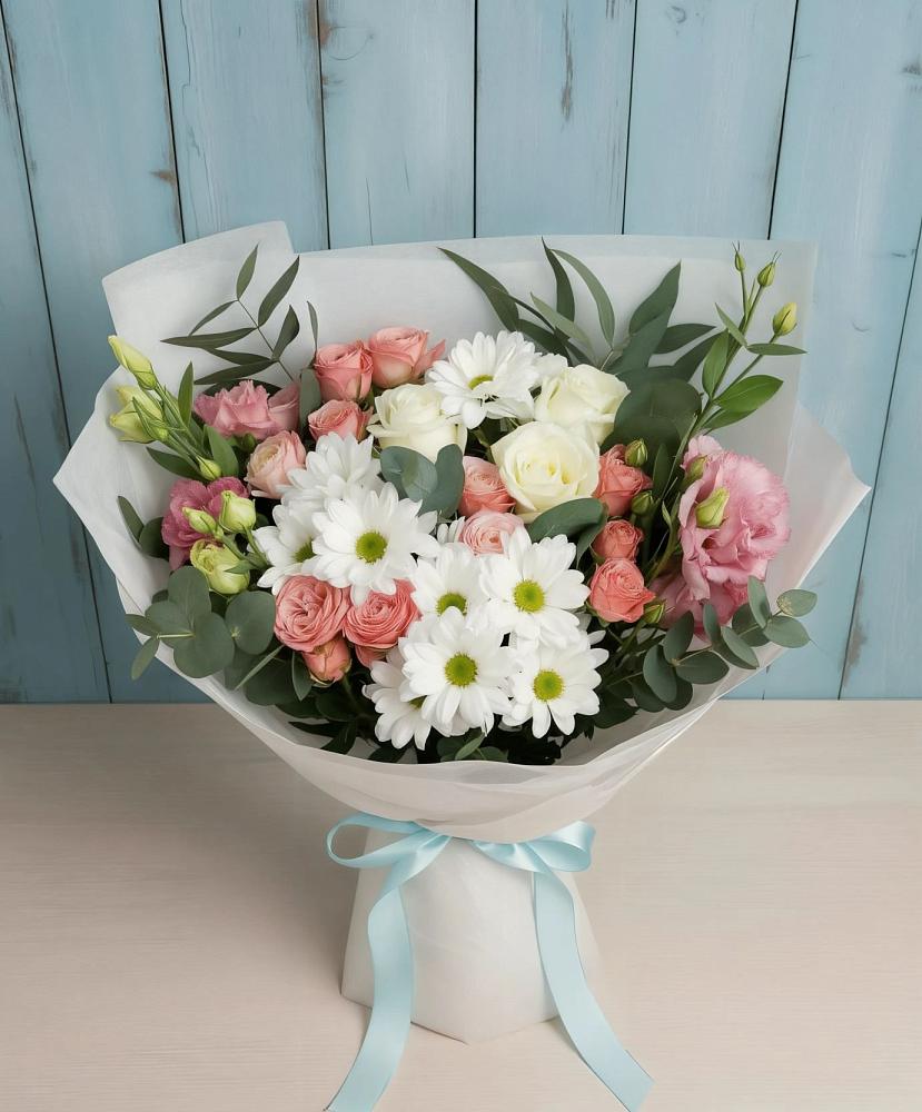 Букет цветов из: Розы, Лизиантусы и Хризантемы в Левокумском