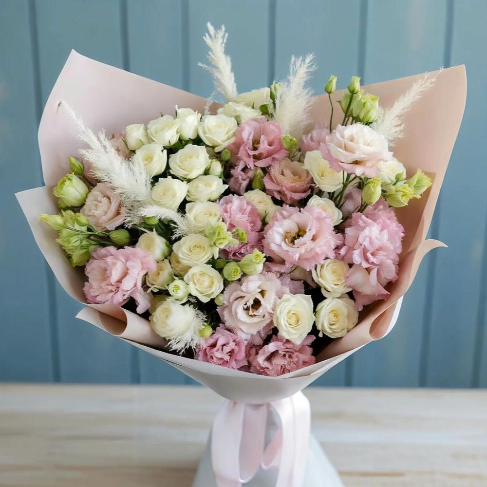 Букет цветов из: Альстромерии и Розы в Левокумском