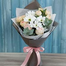 Букет цветов из:  Хризантемы и Розы в Левокумском