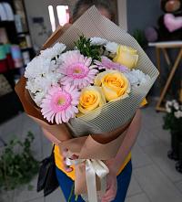 Букет цветов из:  Герберы, Розы и Хризантемы в Левокумском