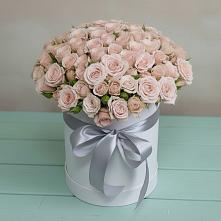 Цветочная композиция из Розы в шляпной коробке в Левокумском