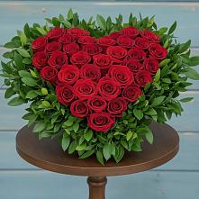 Цветочная композиция из Розы в виде сердца в Левокумском