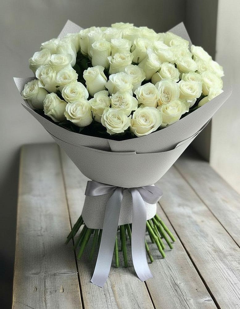 Букет 35 Белых роз в Левокумском