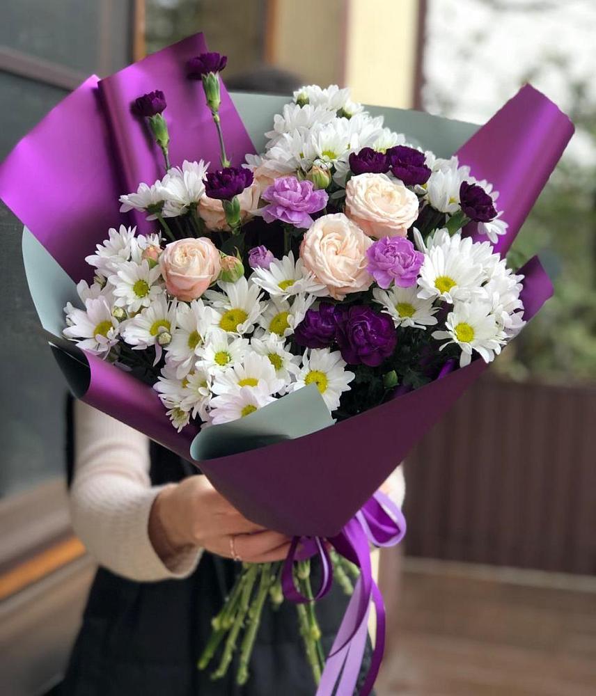 Букет цветов из: Хризантемы, Гвоздики и Розы в Левокумском