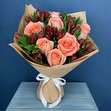 Букет цветов из:  Розы и Альстромерии в Левокумском