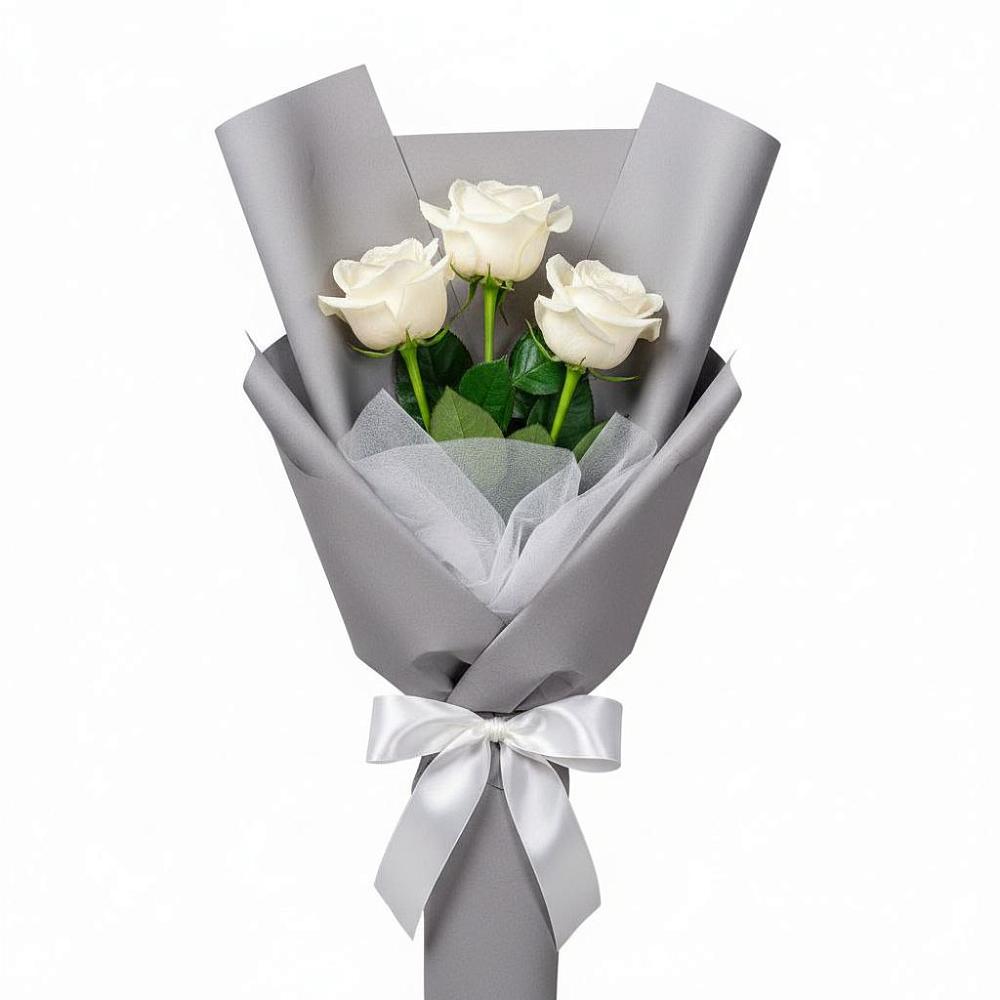 Букет 3 белые розы в Левокумском