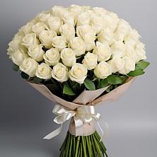 Букет 101 беля роза Белоснежка в Левокумском