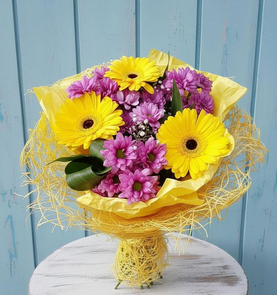Букет цветов из: Хризантемы и Герберы в Левокумском