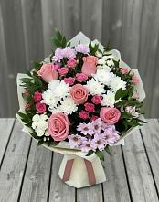 Букет цветов из:  Альстромерии, Гвоздики, Розы и Хризантемы #REPLACE_PRED# Левокумском