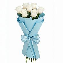 Букет 7 белых роз Проуд в Левокумском