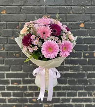 Букет цветов из:  Герберы и Хризантемы #REPLACE_PRED# Левокумском