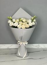 Букет цветов из:  Розы и Лизиантусы в Левокумском